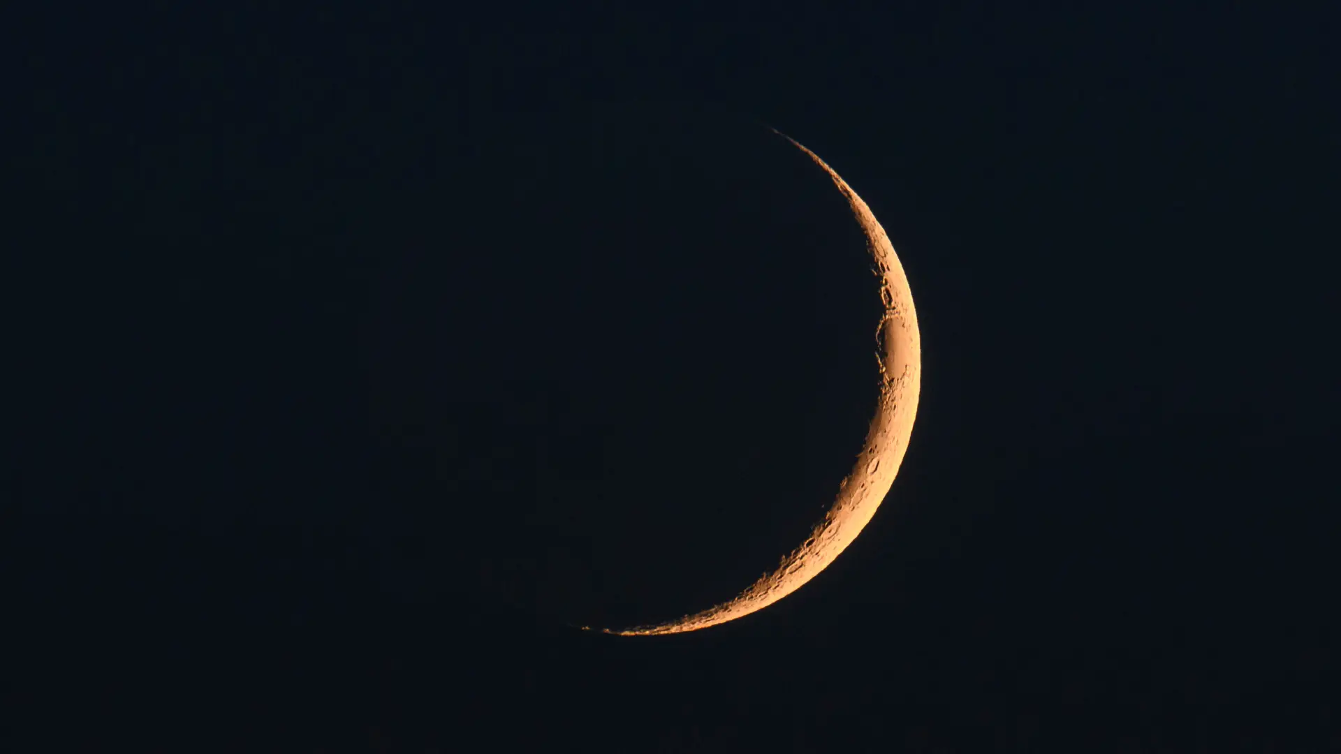 Nouvelle Lune : Comment Poser ses Intentions pour Manifester avec Puissance